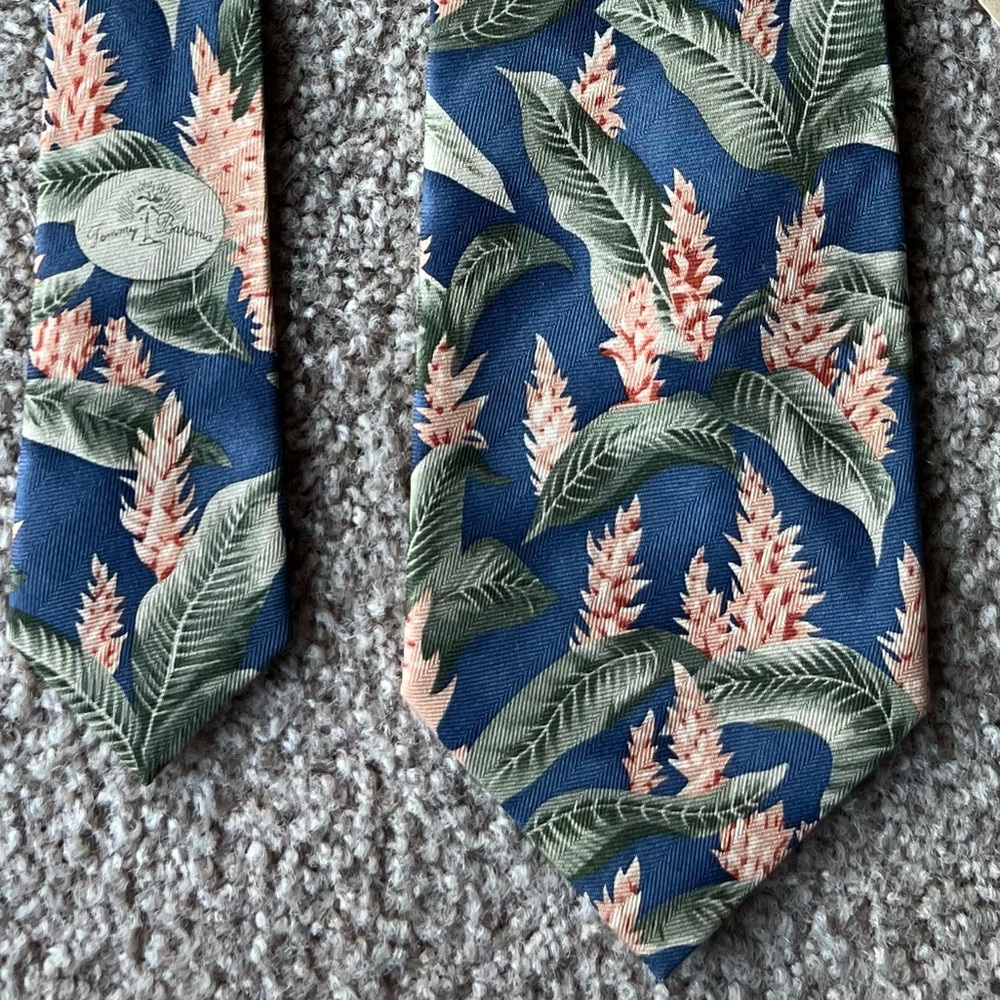 NWT Tommy Bahama Silk Tie. Blue with coral/peach. Beautiful. In time for Easter